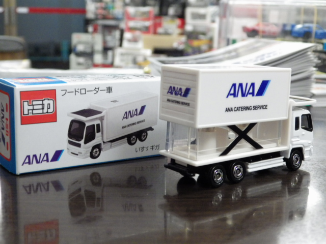 トミカ ANA 非売品 フードローダー車-