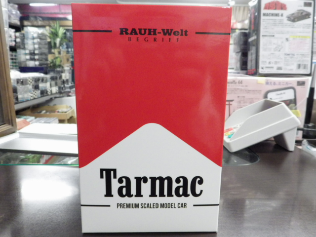 1/64 TARMAC RWB 993 Morelow With Metal Oil Can