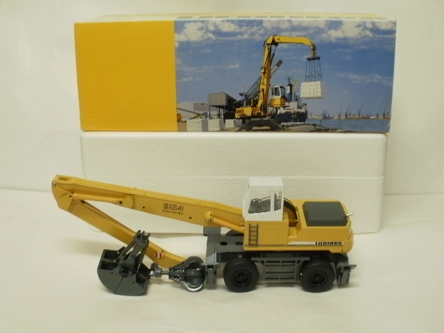 Liebherr R954 Hydraulic Excavator 1:50 - Brand New in Box