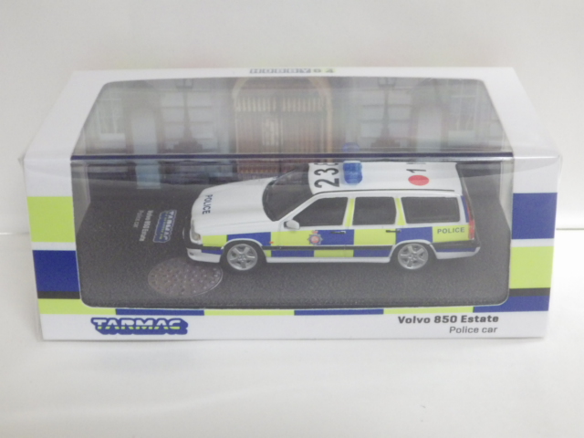 1/64 TARMAC Volvo 850 Estate Police car