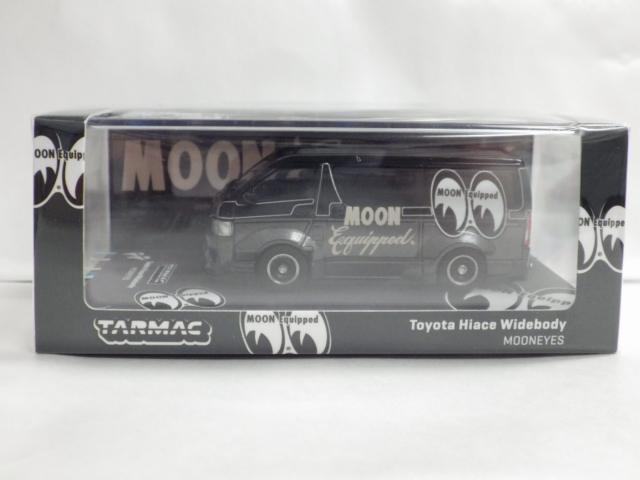 1/64TARMACToyota Hiace Widebody Mooneyes