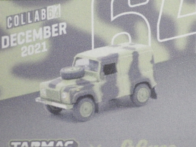 1/64 TARMAC×Schuco Land Rover Defender Royal Military Police