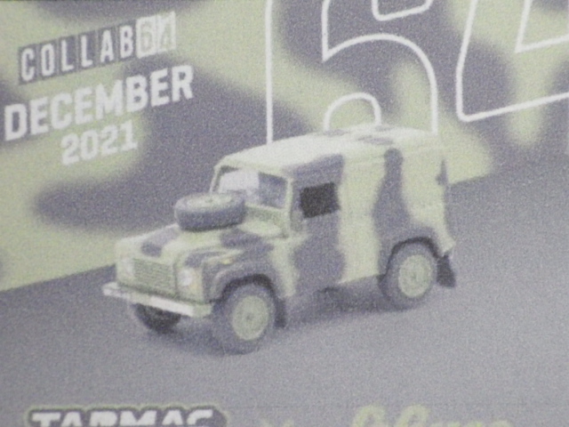 1/64 TARMACSchuco Land Rover Defender Royal Military Police