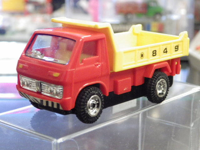 バンダイ　いすゞ　エルフ　ダンプカー
