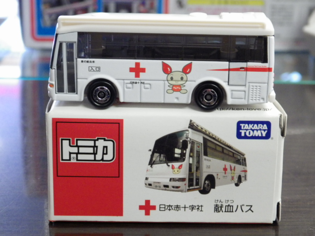 特注トミカ　日本赤十字社　献血バス
