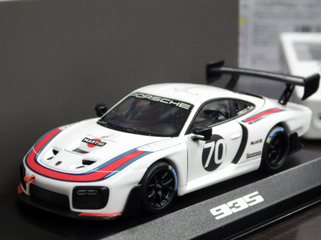 数々のアワードを受賞 1/43 ミニカー ポルシェ 特注 935 2018