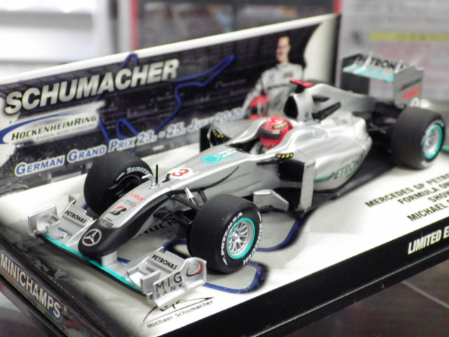 MINICHAMPS  2010  MERCEDES  GP  PETRONAS