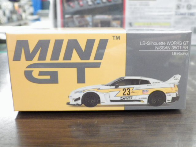 1/64 MINI GT 528 LB-Silhouette WORKS GT Nissan 35GT-RR  LBレーシング 右ハンドル