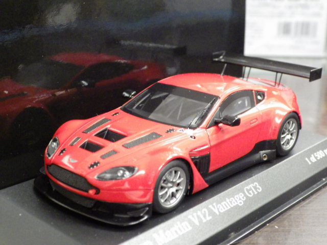 1/43 ミニチャンプス アストンマーティン V12 ヴァンテージ GT3 2012【レッド】