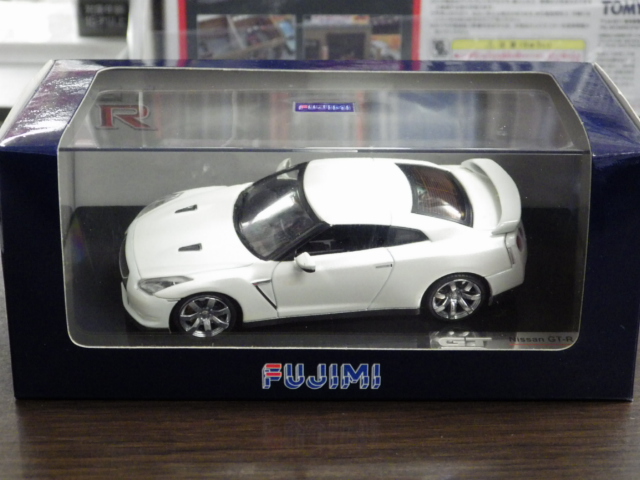 ミニカーショップグローバル - 1/43 フジミ 日産 GT-R (R35