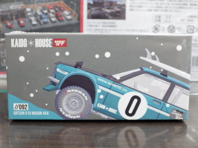 1/64 MINI GT KHMG092 ダットサン 510 ワゴン4×4 ウィンターホリデーエディション 【右ハンドル】 1/64 MINI GT KHMG092 ダットサン 510 ワゴン4×4 ウィンターホリデーエディション 【右ハンドル】