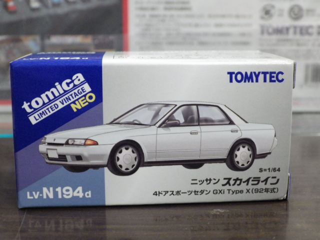 1/64 トミカリミテッドヴィンテージNEO LV-N194d 日産スカイライン4ドアスポーツセダン GXi Type X 92年式 【白】 1/64 トミカリミテッドヴィンテージNEO LV-N194d 日産スカイライン4ドアスポーツセダン GXi Type X 92年式 【白】