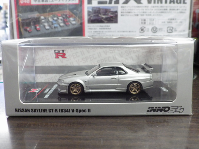 1/64 INNO 日産 スカイライン GT-R (R34) V-Spec II【シルバー】 1/64 INNO 日産 スカイライン GT-R (R34) V-Spec II【シルバー】