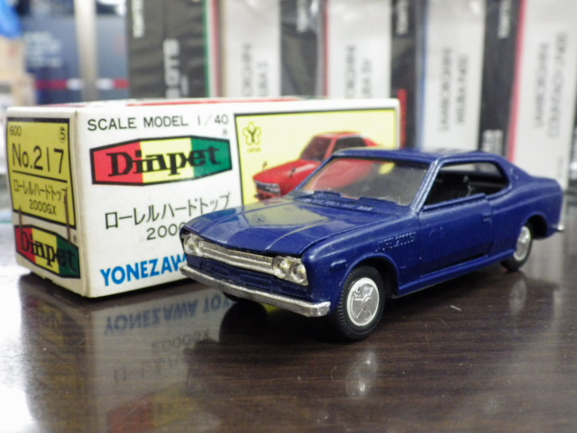 1/40 ダイヤペット No.217 日産 ローレル ハードトップ 2000GX【ブルー】
