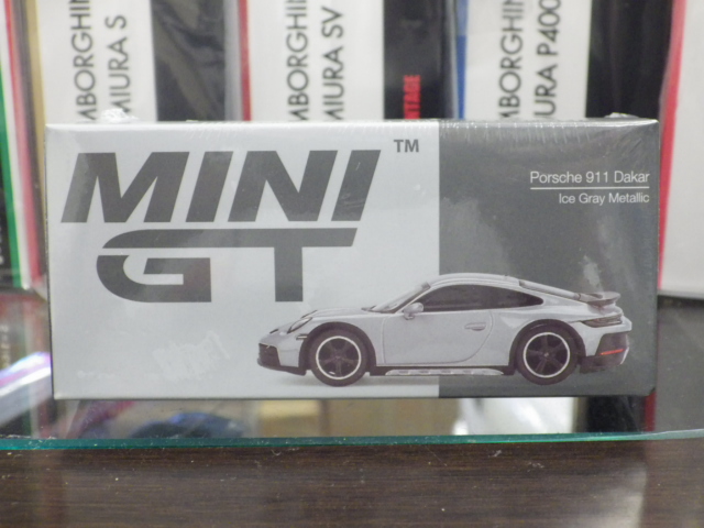 1/64 MINI GT 891 ポルシェ 911 Dakar アイスグレーメタリック 左ハンドル仕様