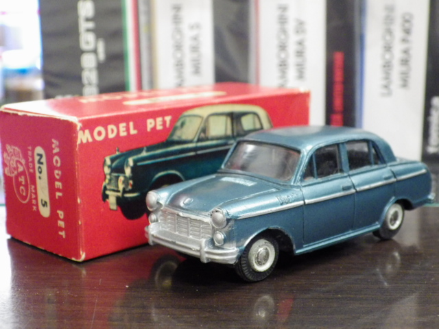 1/42 モデルペット No.5 ダットサン ブルーバード