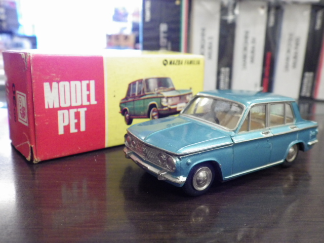 1/40 モデルペット No.30 マツダ ファミリア【ブルーメタ】