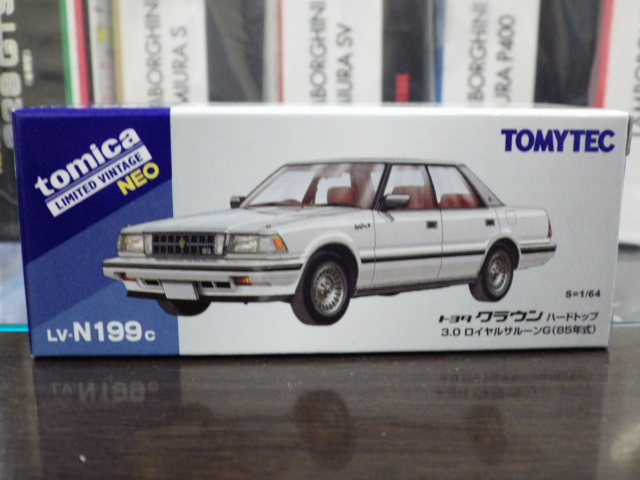 1/64 トミカリミテッドヴィンテージNEO LV-N199c トヨタ クラウン ハードトップ 3.0ロイヤルサルーンG 85年式 【白】