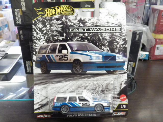 Hotwheels PREMIUM ボルボ 850 エステート #25 【青/白】 Hotwheels PREMIUM ボルボ 850 エステート #25 【青/白】