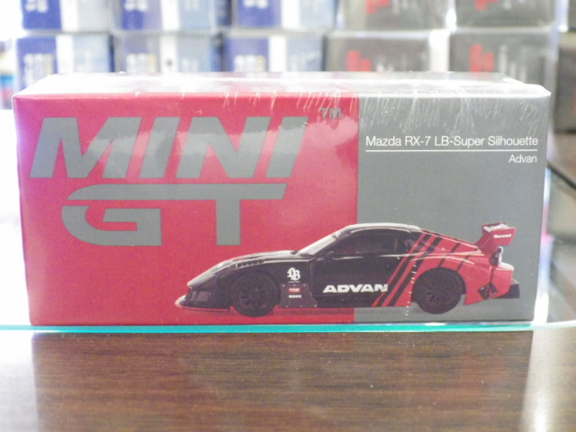 1/64 MINI GT 983 マツダ RX-7 LBスーパーシルエット ADVAN 右ハンドル仕様 1/64 MINI GT 983 マツダ RX-7 LBスーパーシルエット ADVAN 右ハンドル仕様