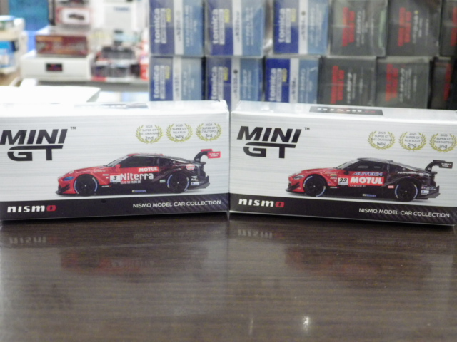 1/64 MINI GT ニスモ限定品 Z モチュール&Niterra 2台セット 1/64 MINI GT ニスモ限定品 Z モチュール&Niterra 2台セット