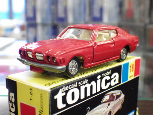トミカ 18 日産 ブルーバードU 2000GT-X【1Eホイール 赤】 トミカ 18 日産 ブルーバードU 2000GT-X【1Eホイール 赤】