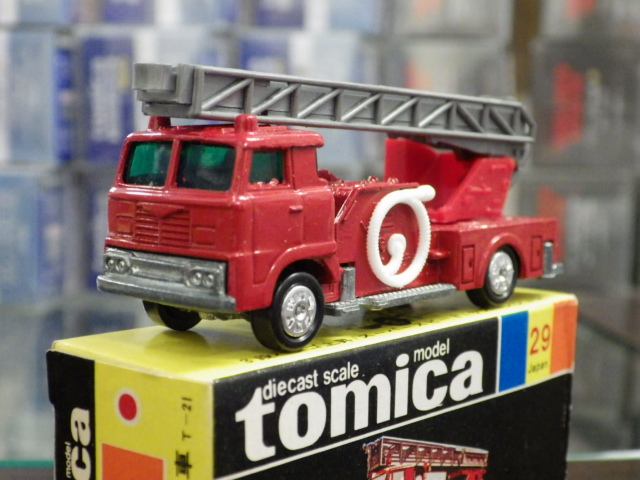 新品 トミカ 台湾限定 黒松 クラシック トラック 経典復刻運転車 4個セット 新品 トミカ 台湾限定 黒松 クラシック トラック 経典復刻運転車