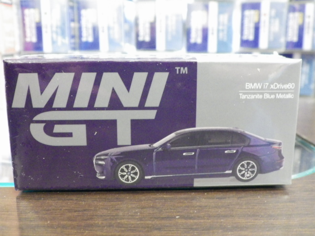 ��1/64 MINI GT 1111 BMW i7 x Drive60 ���󥶥ʥ��ȥ֥롼�᥿��å� ���ϥ�ɥ����