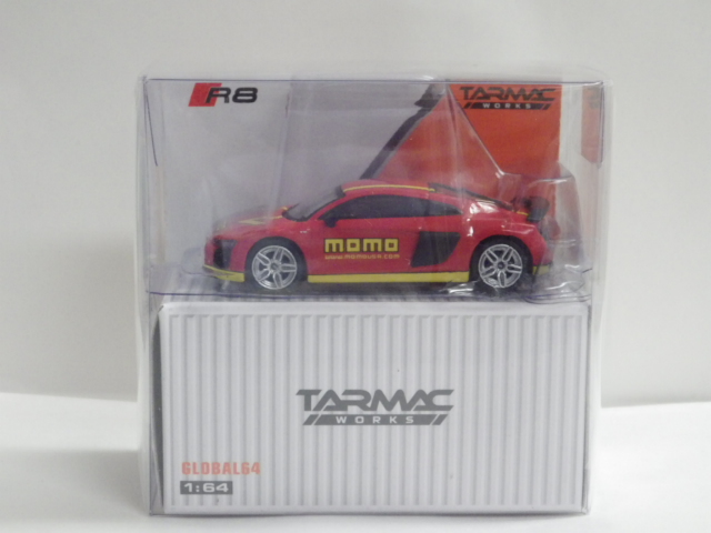 1/64 TARMACǥ R8 V10 PLUS momo