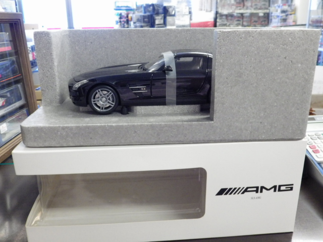 ミニチャンプス 1/18 メルセデスベンツ SLS AMG-