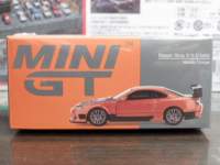 1/64 MINI GT 581 Y VrA S15 D-MAX ^bNIW Enhdl