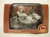 1/18 }T SnvWFNg  z_@CB750 Four@oC