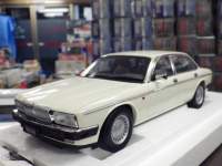 1/18 ALMOST REAL WK[ _C[ XJ6 (XJ40)yOCVAzCgz